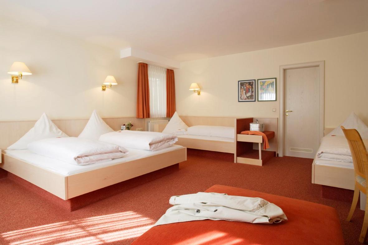 Landhotel Huberhof Allershausen Eksteriør bilde