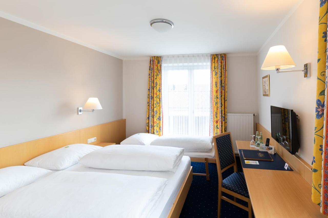 Landhotel Huberhof Allershausen Eksteriør bilde